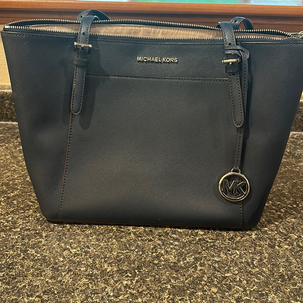 Michael Kors Voyager Large Saffiano Leather Tote Bag